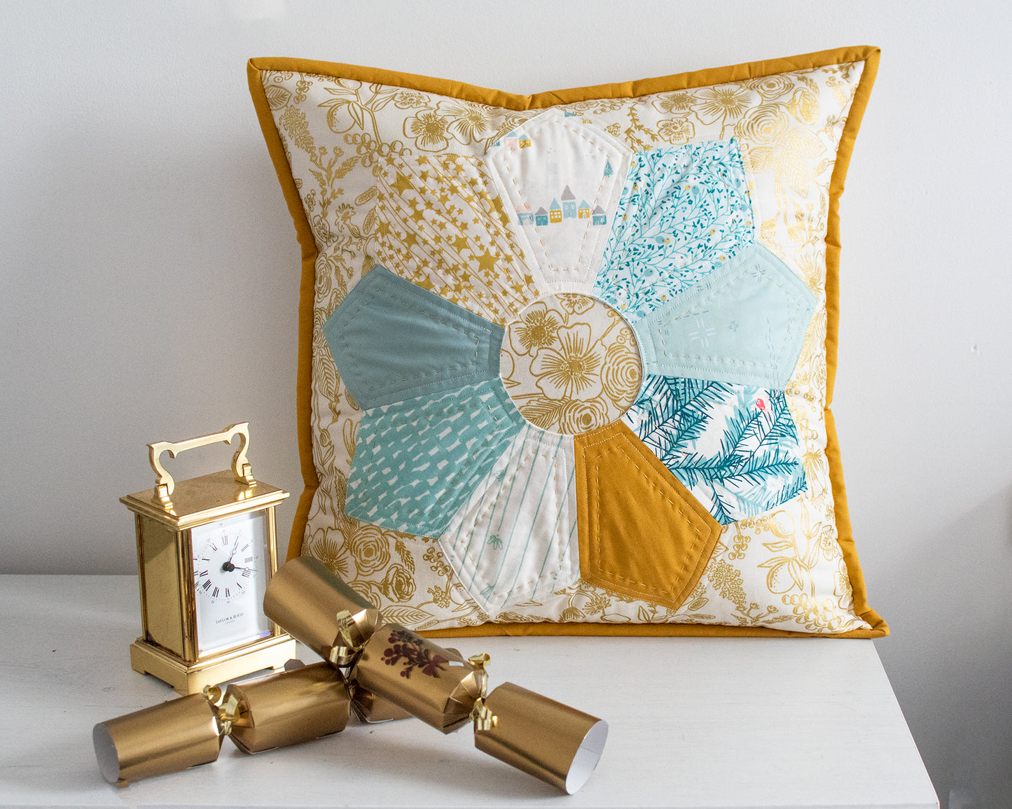Dresden Porthole Pillow PDF Digital Pattern